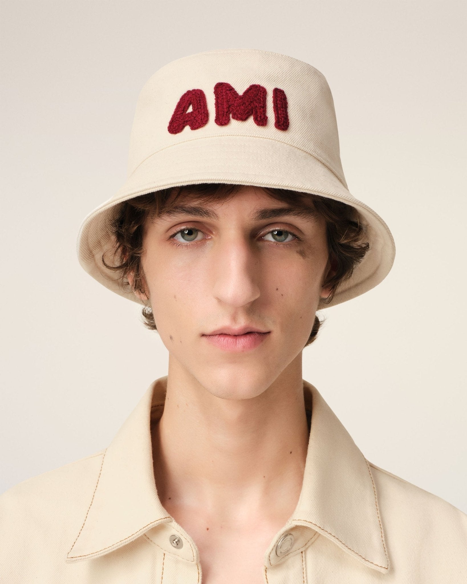 BEIGE COTTON AMI PATCH BUCKET HAT - B30sneakers