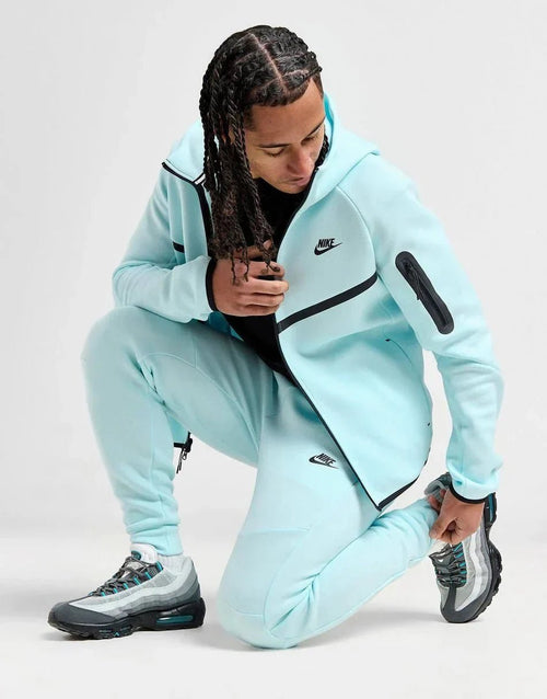 Nike Tech Fleece Joggers - B30sneakers