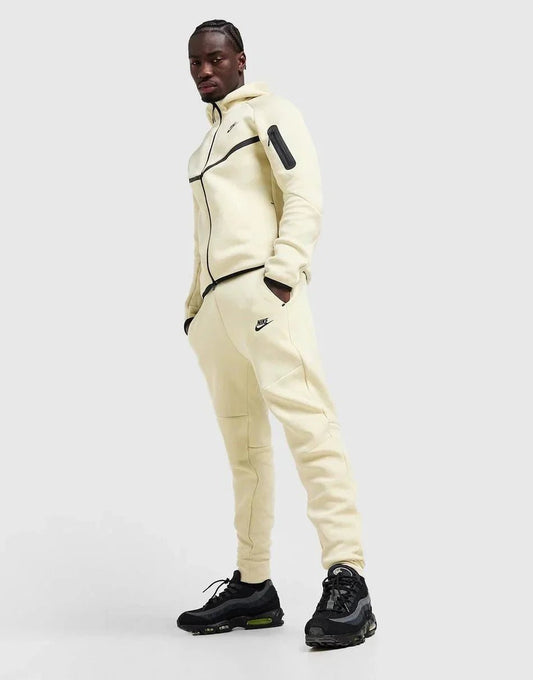 Nike Tech Fleece Joggers - B30sneakers